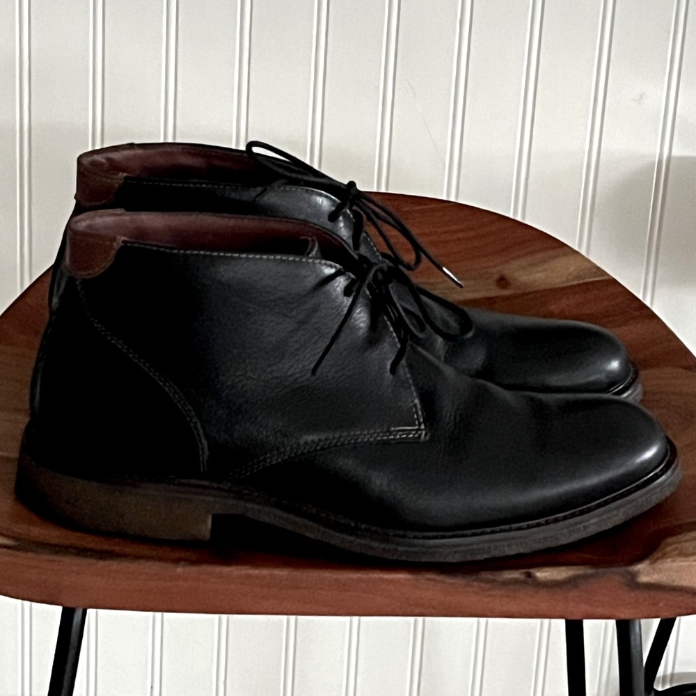 Johnston & Murphy Copeland Chukka black boots 9.5